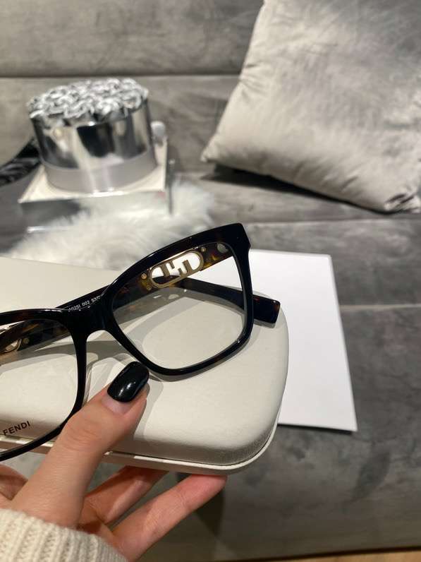 Picture of Fendi Sunglasses _SKUfw51874360fw